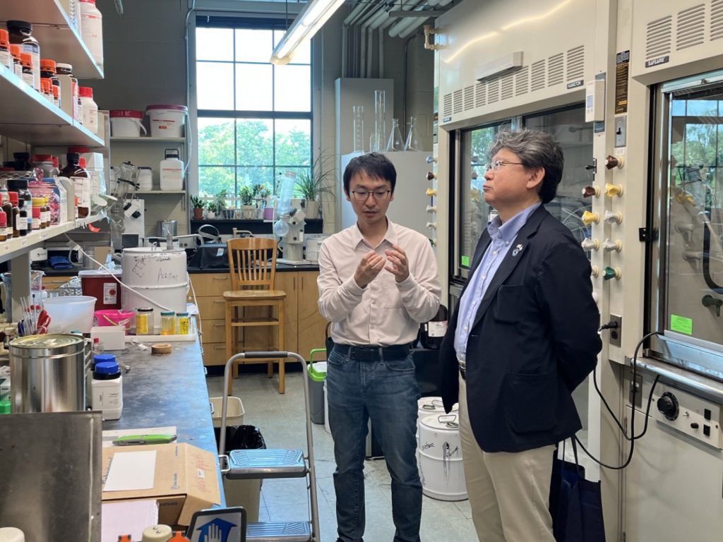 Tour of lab with Tomoyasu Mani and Seiichiro Takahashi 