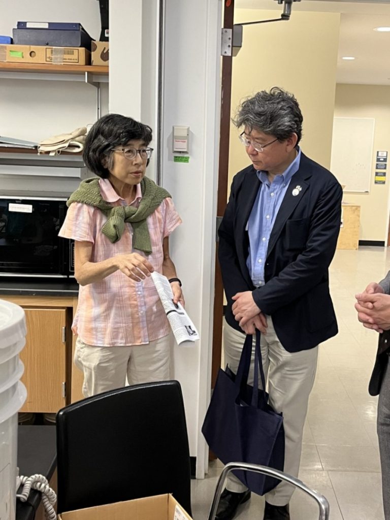 Tour of lab with Akiko Nishiyama and Seiichiro Takahashi